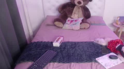 Snapshot of kylie444 chatting on November 2025 02:24:01 AM Sara online show from November 2025 02:24:01 AM