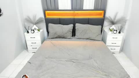 Snapshot of kylie_cums chatting on November 2025 06:18:02 PM kylie_cums online show from November 2025 06:18:02 PM