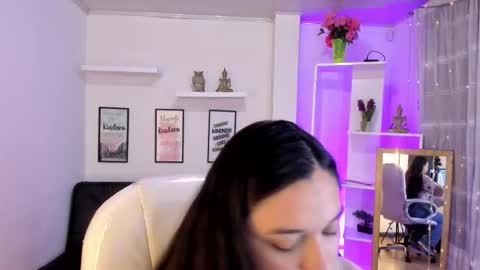 kylie online show from September 2025 01:24:02 PM