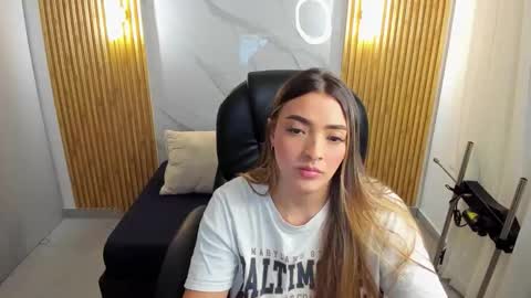 Snapshot of kylie_jones6 chatting on October 2025 03:10:02 AM KYLIE online show from October 2025 03:10:02 AM