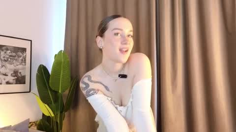 Anna online show from February 2025 09:47:02 AM