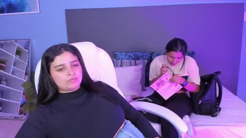Snapshot of kylie_reyes chatting on December 2024 08:15:01 PM Kylie Reyes online show from December 2024 08:15:01 PM