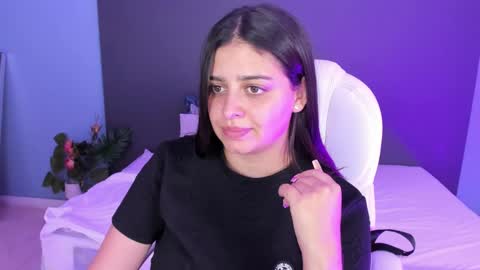 Snapshot of kylie_reyes chatting on January 2025 07:51:02 PM Kylie Reyes online show from January 2025 07:51:02 PM