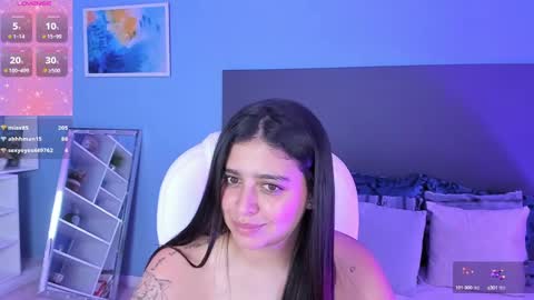 Snapshot of kylie_reyes chatting on February 2025 01:37:01 AM Kylie Reyes online show from February 2025 01:37:01 AM