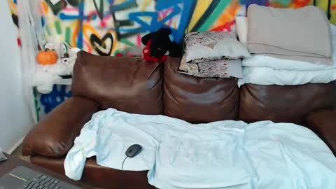 Melissa online show from November 2025 10:39:02 AM