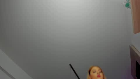 Snapshot of kylieety chatting on January 2025 07:11:01 AM KYLIE online show from January 2025 07:11:01 AM