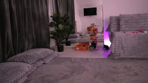 Kylie online show from November 2025 09:36:02 PM