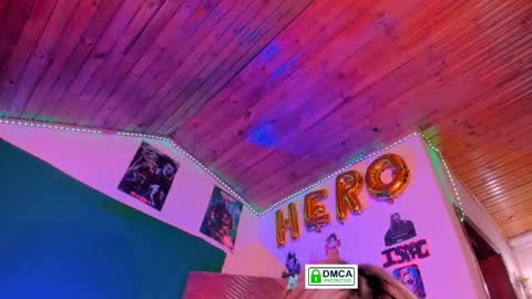 Snapshot of kyliekandy chatting on November 2025 01:04:01 AM online show from November 2025 01:04:01 AM