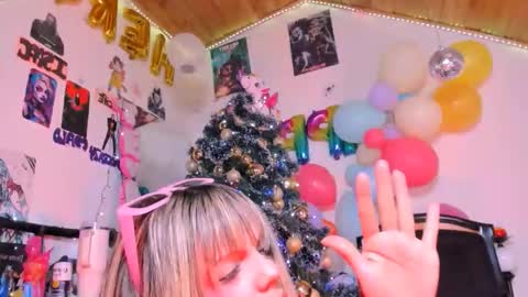 Snapshot of kyliekandy chatting on November 2025 12:58:01 AM online show from November 2025 12:58:01 AM