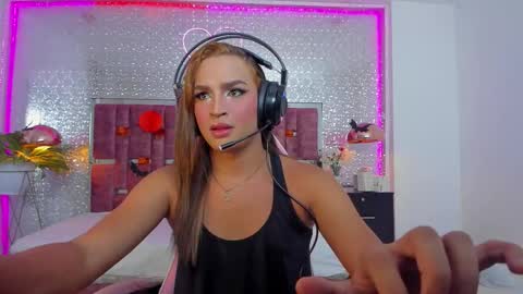 Kylie online show from October 2025 05:04:02 AM