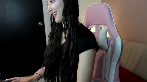 Snapshot of kymgiraldo8 chatting on December 2024 07:26:02 AM Kym Giraldo online show from December 2024 07:26:02 AM