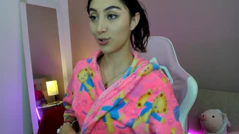 Snapshot of kymgiraldo8 chatting on January 2025 06:05:01 AM Kym Giraldo online show from January 2025 06:05:01 AM