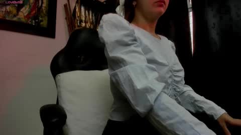 Kyra online show from February 2026 12:17:01 PM