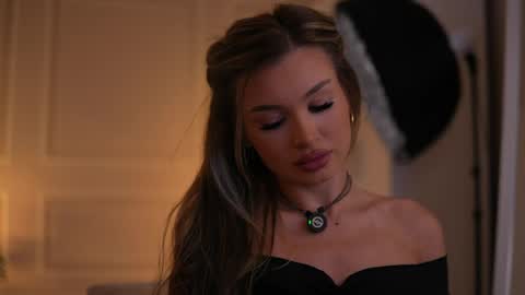 Kyssa online show from May 2026 06:35:01 PM