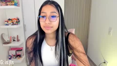 Snapshot of kyy_isa chatting on October 2025 12:30:01 AM IG online show from October 2025 12:30:01 AM