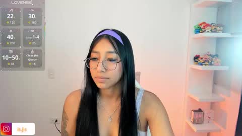 Snapshot of kyy_isa chatting on November 2025 01:48:02 AM IG online show from November 2025 01:48:02 AM