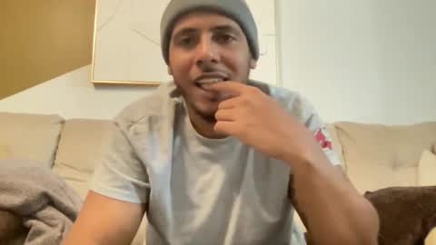 kzen37313 online show from March 2026 10:35:01 PM