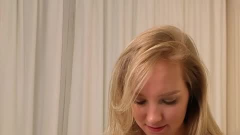 lina online show from October 2025 09:14:01 PM