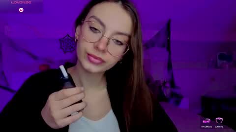 Margo  online show from November 2025 08:33:02 PM