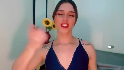 Snapshot of la_ratona_1 chatting on February 2025 03:23:01 AM AriSaray online show from February 2025 03:23:01 AM