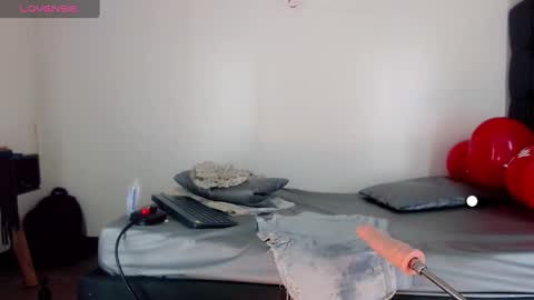 Snapshot of la_ratona_1 chatting on February 2025 08:20:02 PM AriSaray online show from February 2025 08:20:02 PM