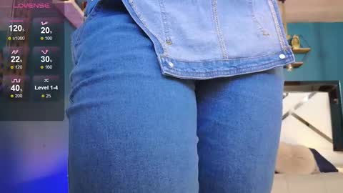 Cris  online show from December 2025 11:19:01 AM