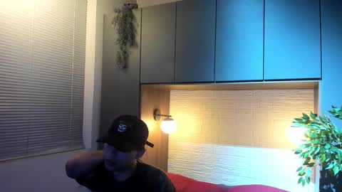 labrinthteasing online show from February 2026 12:12:01 PM