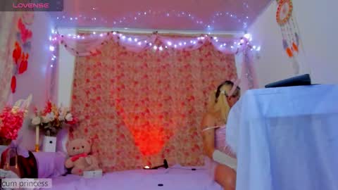 Snapshot of ladenandjuan chatting on November 2025 11:15:01 PM Laden And Juan online show from November 2025 11:15:01 PM