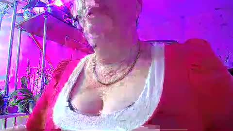 Lady Gloria online show from January 2025 02:25:01 PM