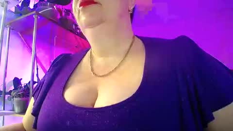 Snapshot of lady_gloria chatting on January 2026 06:29:01 AM Lady Gloria online show from January 2026 06:29:01 AM