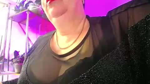 Snapshot of lady_gloria chatting on January 2026 06:41:02 AM Lady Gloria online show from January 2026 06:41:02 AM