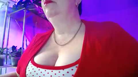 Snapshot of lady_gloria chatting on February 2026 05:27:02 AM Lady Gloria online show from February 2026 05:27:02 AM