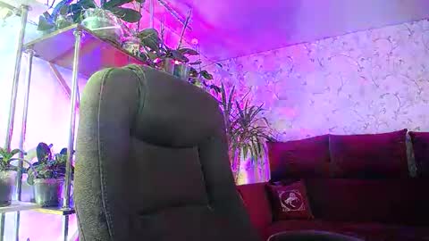 Snapshot of lady_gloria chatting on February 2026 06:40:02 AM Lady Gloria online show from February 2026 06:40:02 AM