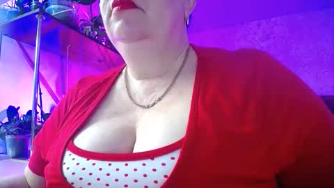 Snapshot of lady_gloria chatting on February 2026 05:25:01 AM Lady Gloria online show from February 2026 05:25:01 AM