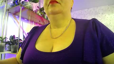 Snapshot of lady_gloria chatting on February 2026 09:43:02 AM Lady Gloria online show from February 2026 09:43:02 AM