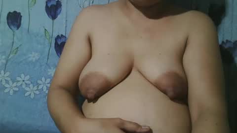 Snapshot of lady_love063 chatting on January 2025 10:39:01 PM lady_love063 online show from January 2025 10:39:01 PM