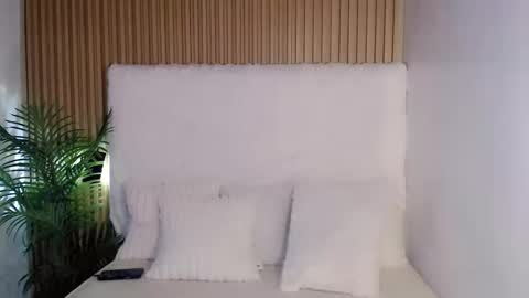 lady_mari69 online show from May 2026 11:32:02 PM