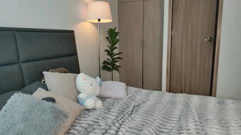    700  1300 -5 online show from February 2026 01:17:01 PM