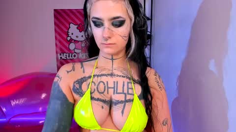 Snapshot of lady_sontse_ chatting on March 2025 04:56:02 PM Mia online show from March 2025 04:56:02 PM