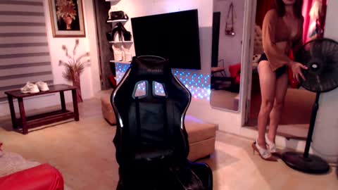 Snapshot of lady_sovereign chatting on January 2025 06:03:01 PM M MMY online show from January 2025 06:03:01 PM