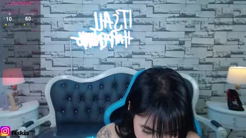 Snapshot of lady_violet_bridgerton_a chatting on January 2025 01:05:02 AM Lady Violet Bridgerton online show from January 2025 01:05:02 AM