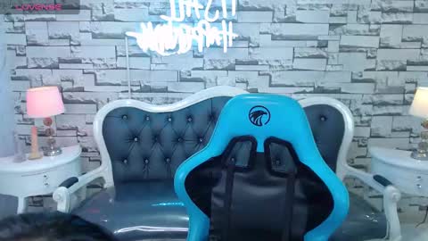 Snapshot of lady_violet_bridgerton_a chatting on January 2025 11:39:01 AM Lady Violet Bridgerton online show from January 2025 11:39:01 AM