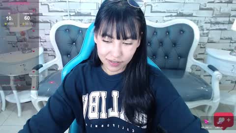 Snapshot of lady_violet_bridgerton_a chatting on January 2025 05:44:02 PM Lady Violet Bridgerton online show from January 2025 05:44:02 PM