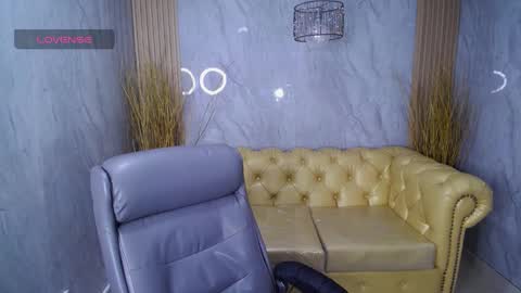 Snapshot of lady_violet_bridgerton_a chatting on January 2025 07:51:01 PM Lady Violet Bridgerton online show from January 2025 07:51:01 PM