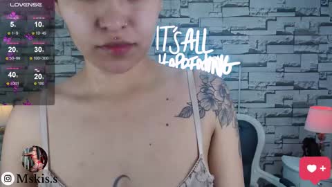 Snapshot of lady_violet_bridgerton_a chatting on February 2025 11:58:01 AM Lady Violet Bridgerton online show from February 2025 11:58:01 AM