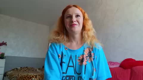 Snapshot of ladybigsmile chatting on June 2026 06:47:02 AM Sima Ladybigsmile online show from June 2026 06:47:02 AM
