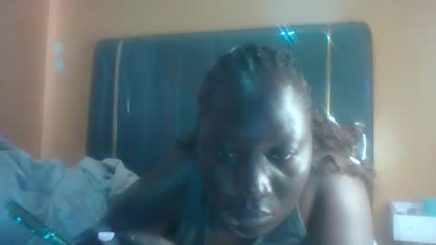 lindah32 online show from October 2025 09:44:01 AM