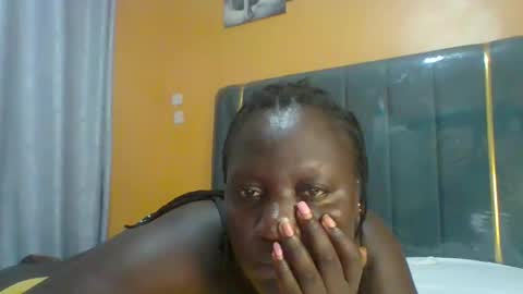 lindah32 online show from March 2026 07:29:01 PM