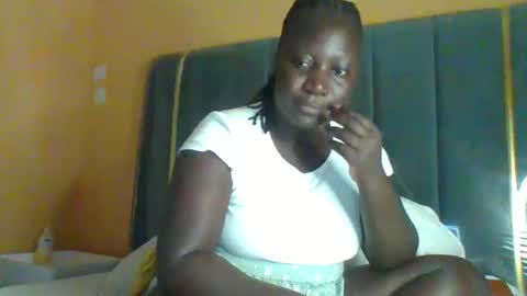 lindah32 online show from April 2026 03:46:01 PM