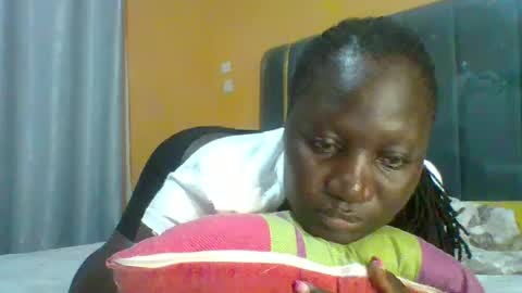 Snapshot of ladyblossoms19 chatting on June 2026 11:20:01 PM lindah32 online show from June 2026 11:20:01 PM